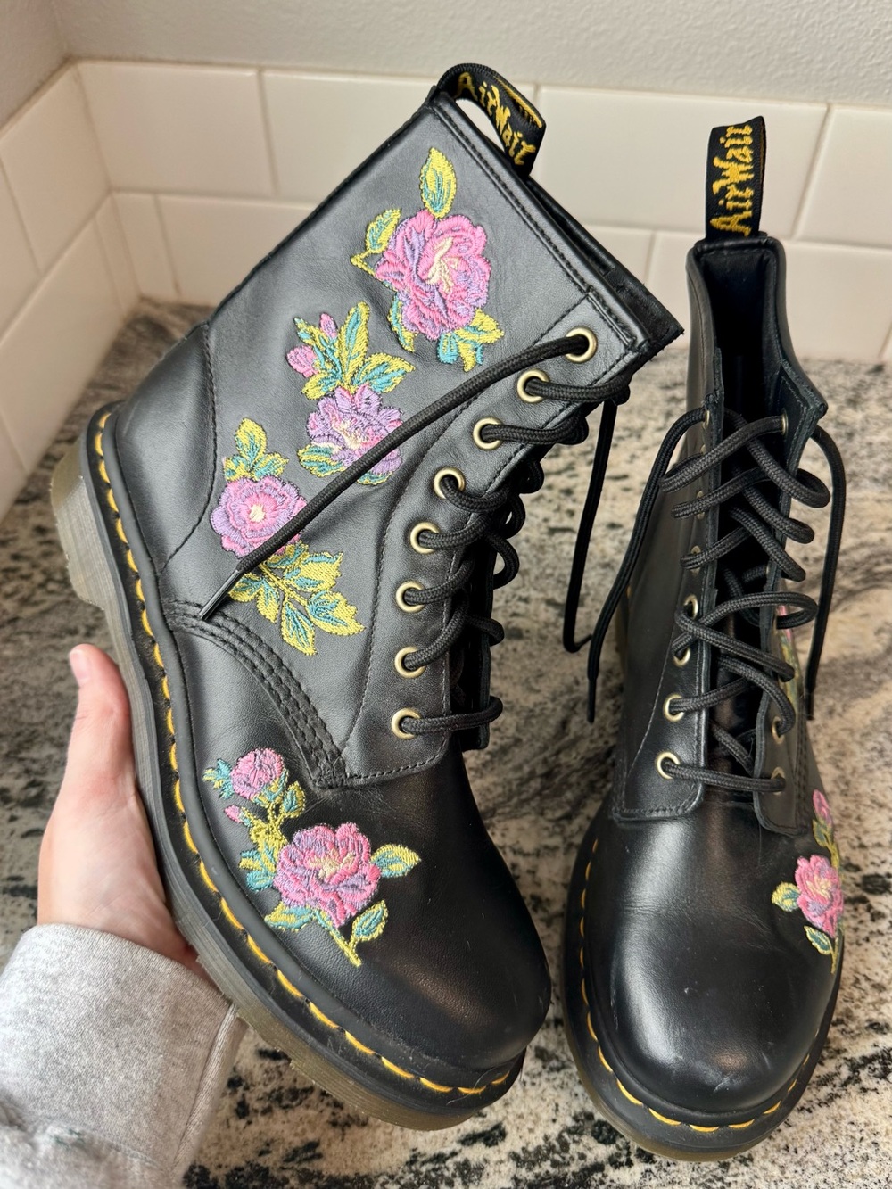 Dr. Martens 1460 Vonda II Embroidered Floral Black leather boots. VGUC. Size 8.